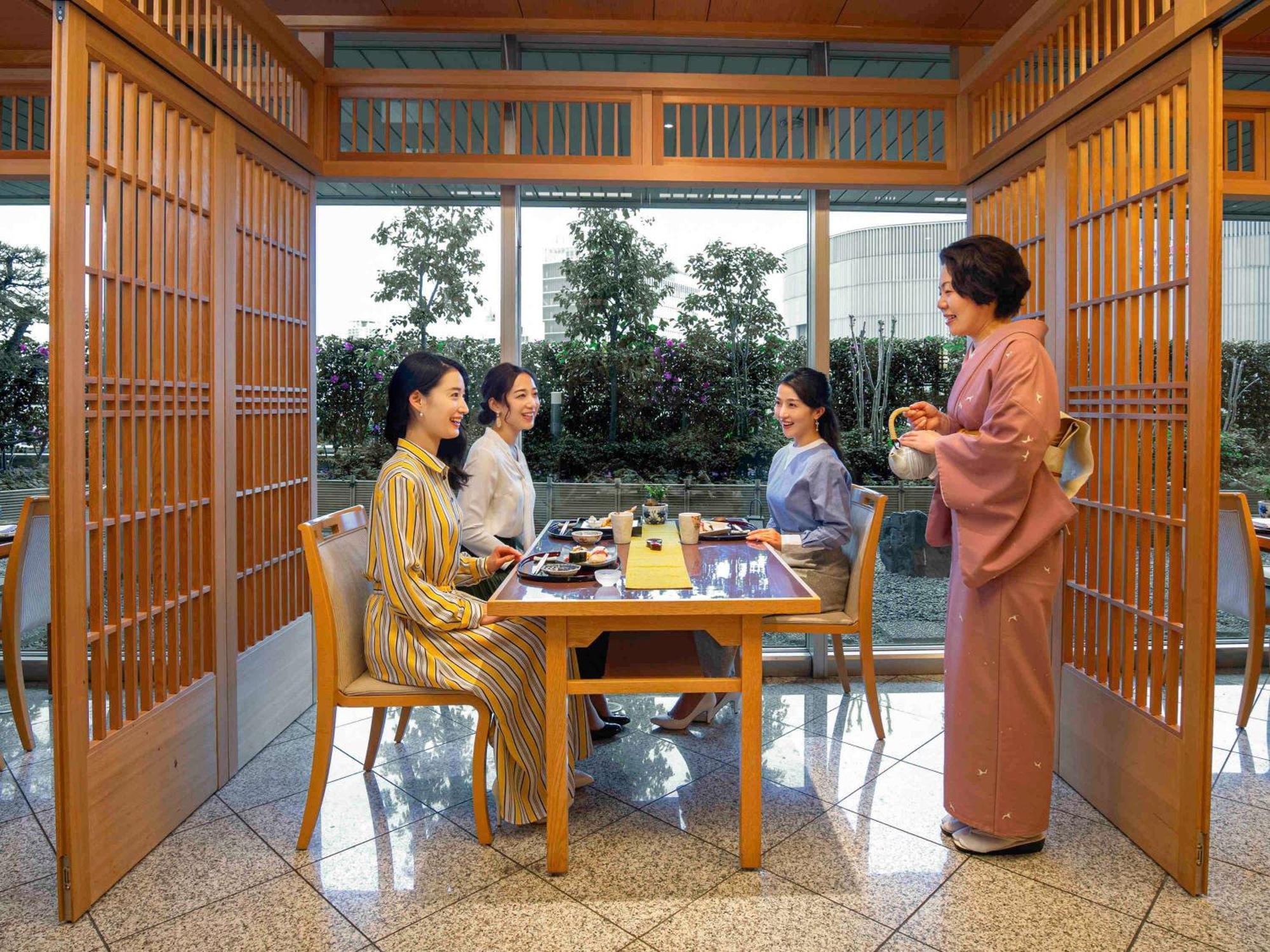 Swissotel Nankai Osaka Luaran gambar A restaurant in Bangkok, Thailand