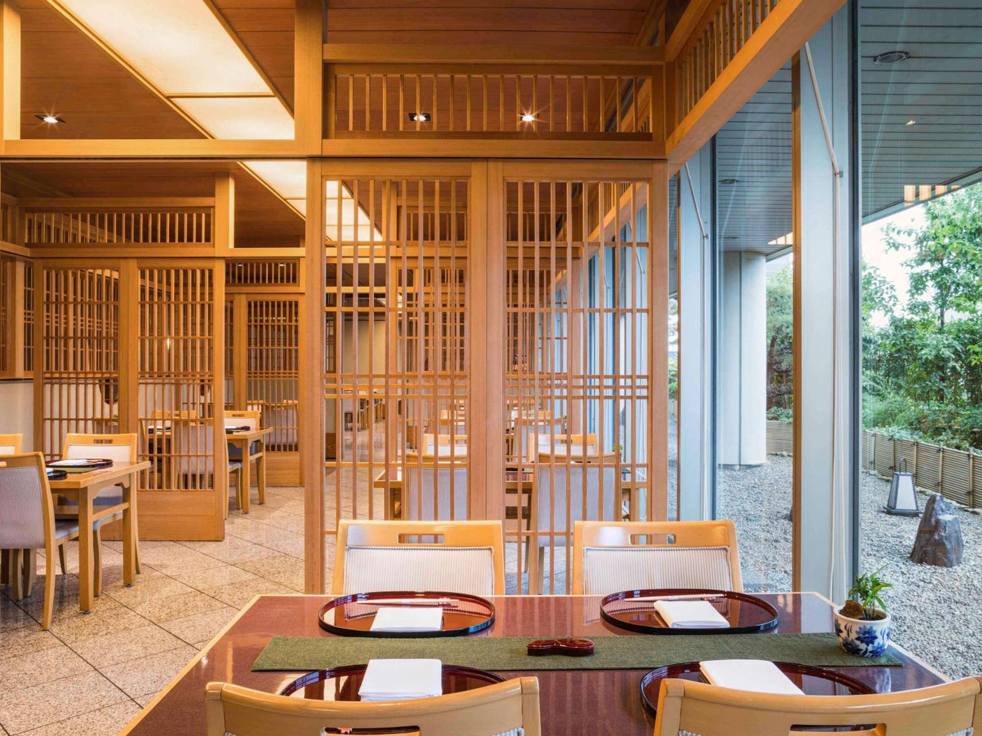 Swissotel Nankai Osaka Luaran gambar Interior of a restaurant in Kyoto